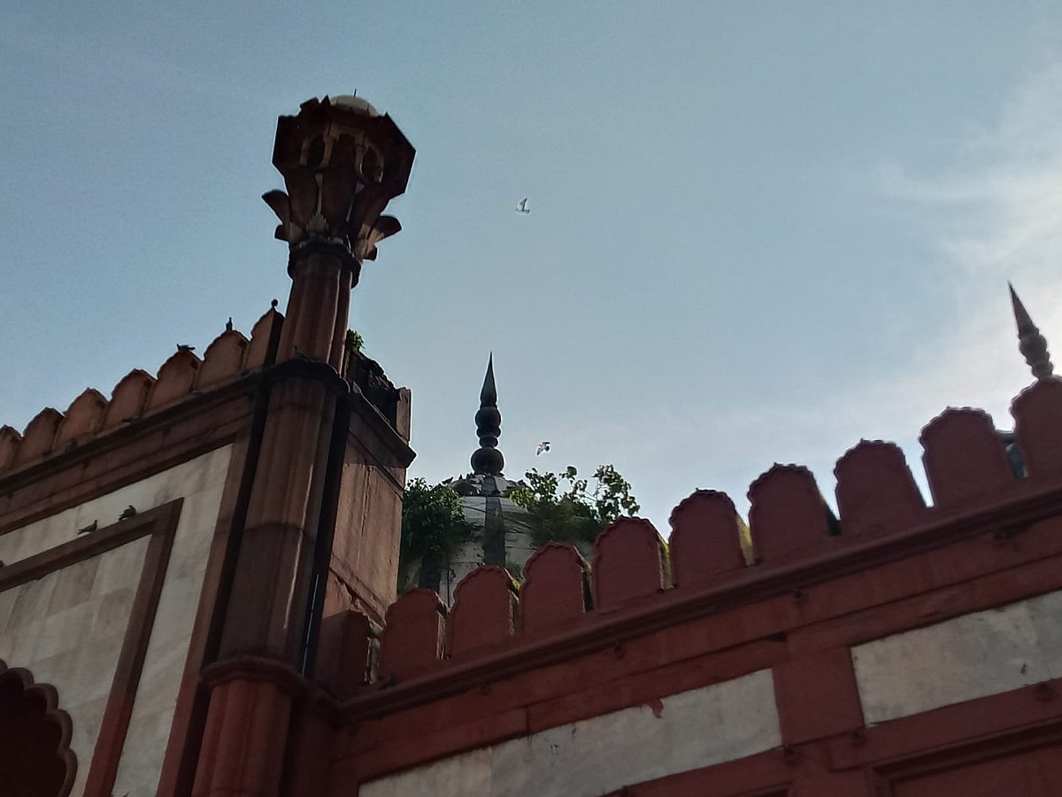 اپنی حالت زار پر اشک بار ہے مغل دور کی زینت المساجد