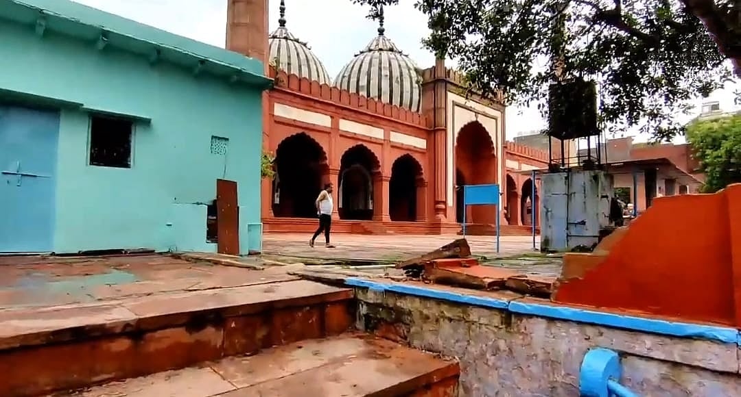 اپنی حالت زار پر اشک بار ہے مغل دور کی زینت المساجد
