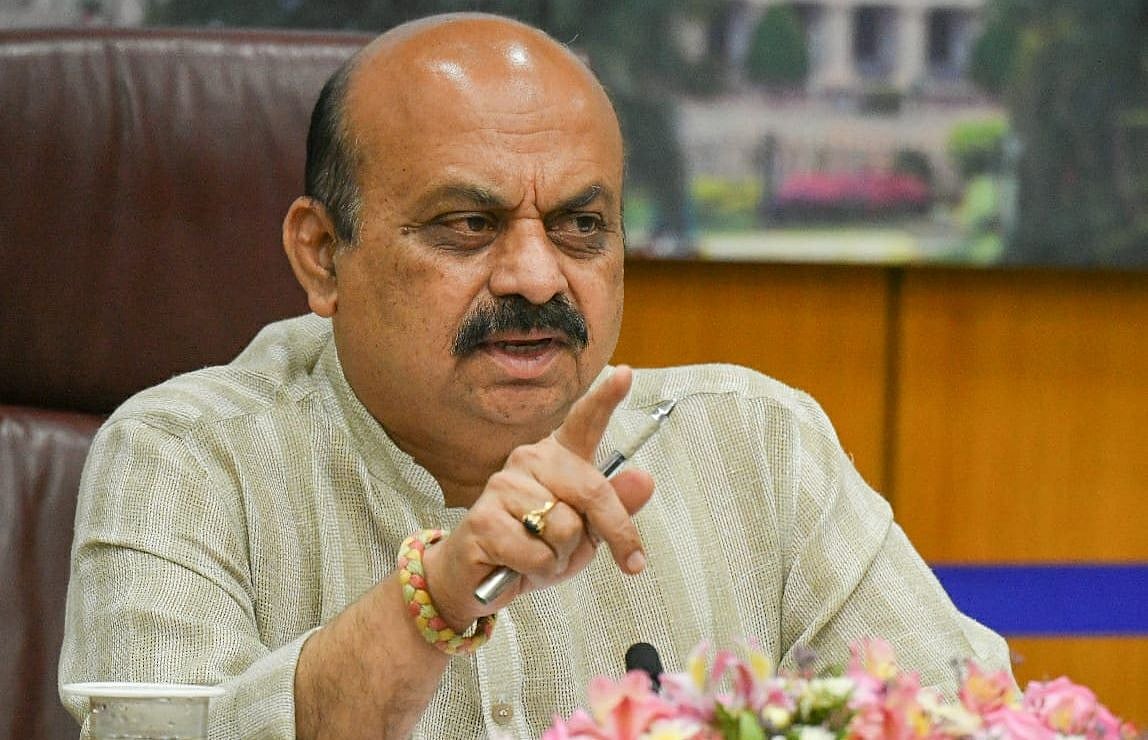 کرناٹک: اندرونی اختلاف سے جوجھ رہی ہے بی جے پی، بھگوا پارٹی کو کوئی موقع نہیں دے رہی کانگریس!