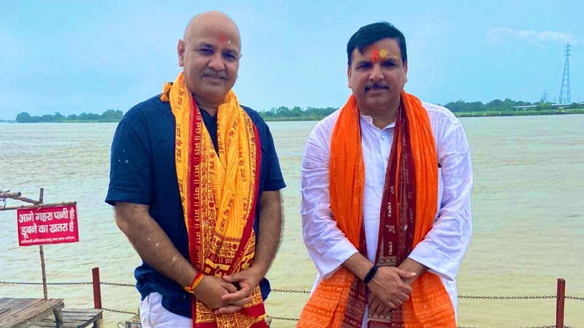 منیش سسودیا اور سنجے سنگھ، تصویر ٹوئٹر@msisodia