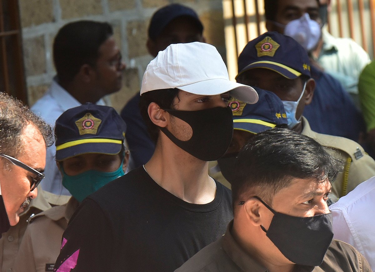 ڈرگس پارٹی معاملہ: آرین خان کو عدالت سے جھٹکا، تینوں ملزمان کی درخواست ضمانت نامنظور