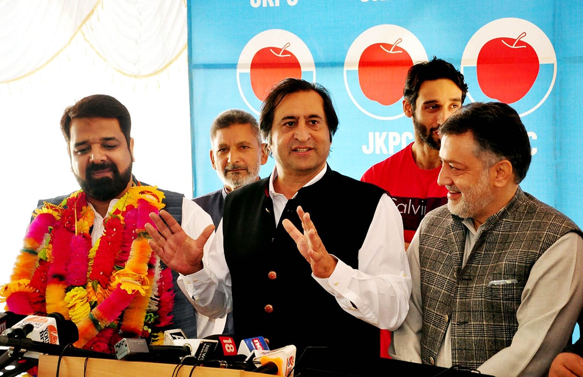 نیشنل کانفرنس کے سینیئر لیڈر کے فرزند ہلال احمد راتھر پیپلز کانفنرس میں شامل