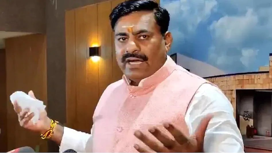 ہندوؤں کو ’فادر‘ اور ’چادر‘ سے دور رہنا چاہئے: بی جے پی رکن اسمبلی کا متنازعہ بیان