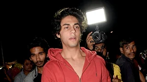 آرین خان کی ضمانت عرضی پر 26 اکتوبر کو بامبے ہائی کورٹ میں ہوگی سماعت، آرتھر روڈ جیل کی خصوصی سیل میں منتقلی