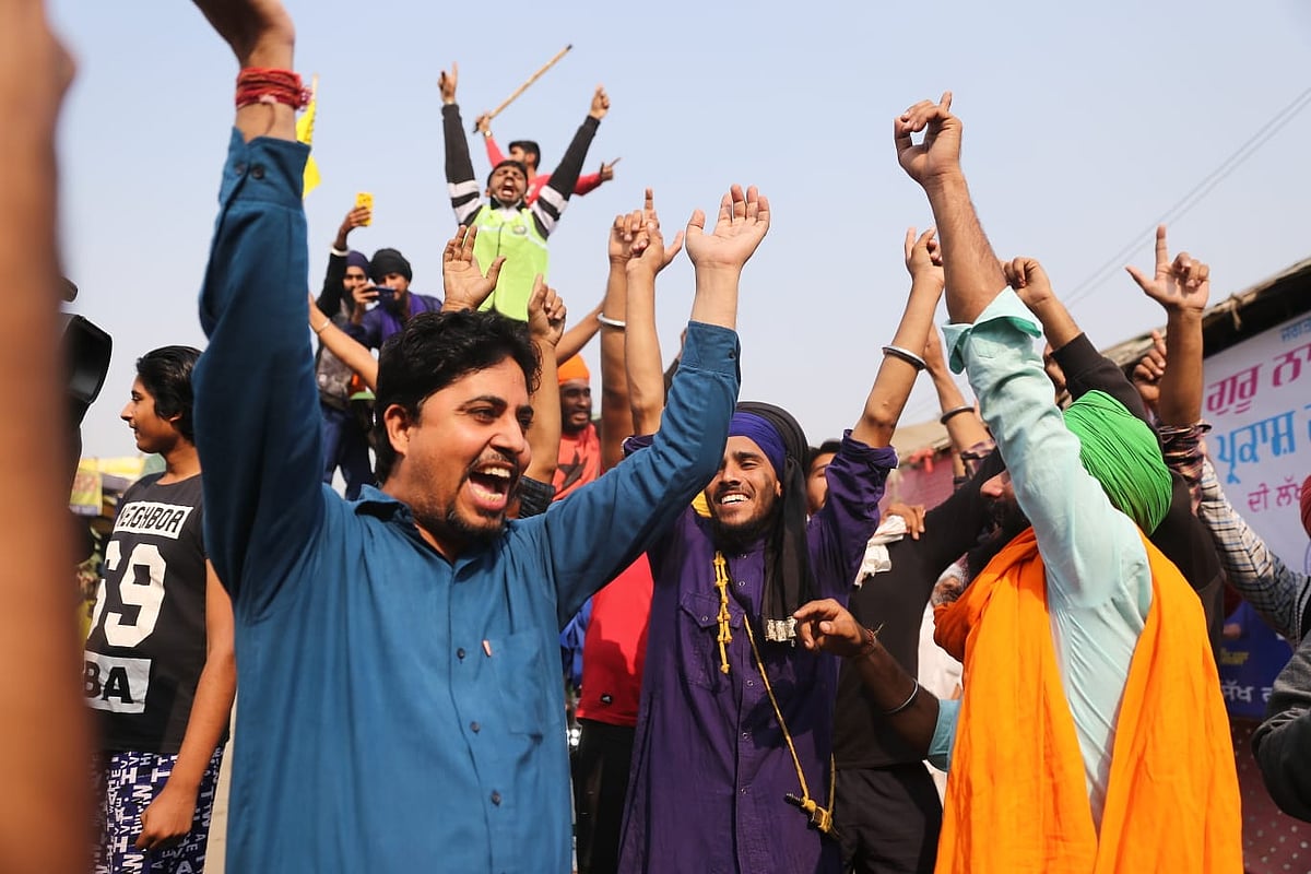 تکبر کا سر جھکانے والے کسانوں کو جیت مبارک: راہل گاندھی