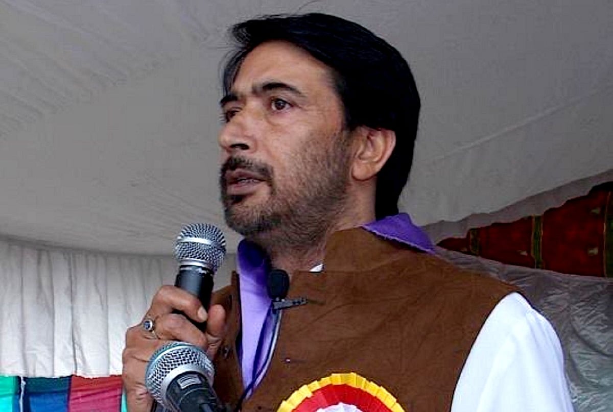 کورونا وبا سے لقمہ اجل بن جانے والوں کے لواحقین کو معاوضہ دیا جائے: غلام احمد میر