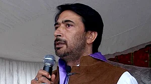 کورونا وبا سے لقمہ اجل بن جانے والوں کے لواحقین کو معاوضہ دیا جائے: غلام احمد میر
