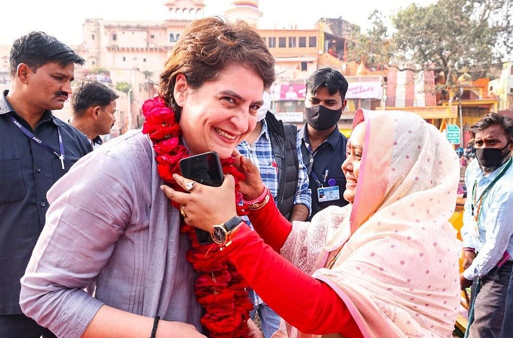 پرینکا گاندھی کی یوپی کے چترکوٹ میں خواتین سے گفتگو