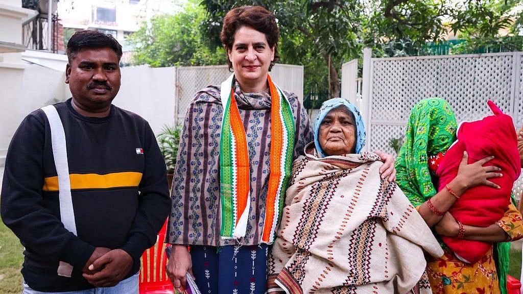 تصویر سوشل میڈیا پرینکا گاندھی ٹویٹر ہیندل