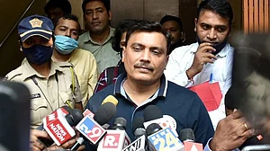 ڈرگس کیس: پریس کانفرنس میں این سی بی ڈپٹی ڈائریکٹر جنرل نے سسٹم کو کلین کرنے پر دیا زور، وانکھیڈے سے پوچھ تاچھ ممکن