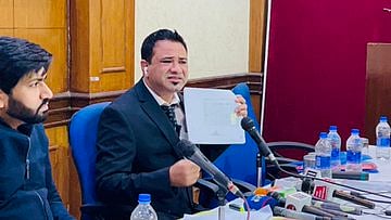 گورکھپور بی آر ڈی کالج معاملہ کی جانچ سی بی آئی سے کرائی جائے: ڈاکٹر کفیل خان