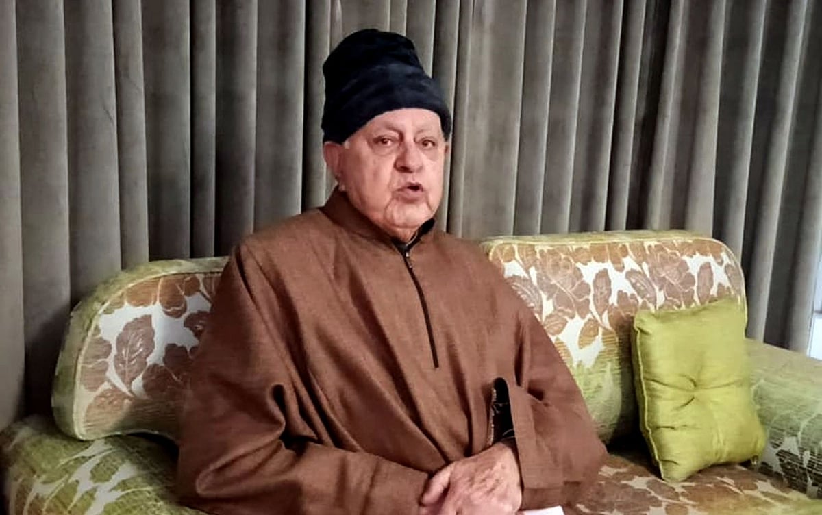 فاروق کی سنہا سے اپیل، حیدرپورہ تصادم میں مارے گئے لوگوں کی لاشیں لواحقین کو دلوائیں