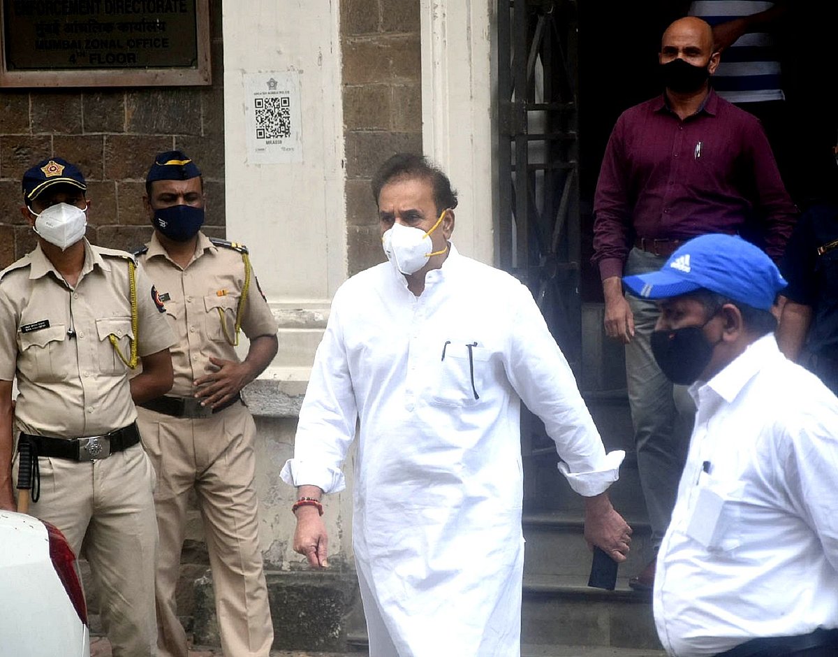 100 کروڑ روپے وصولی کے الزام میں ایک سال قبل گرفتار مہاراشٹر کے سابق وزیر داخلہ انل دیشمکھ جیل سے آزاد