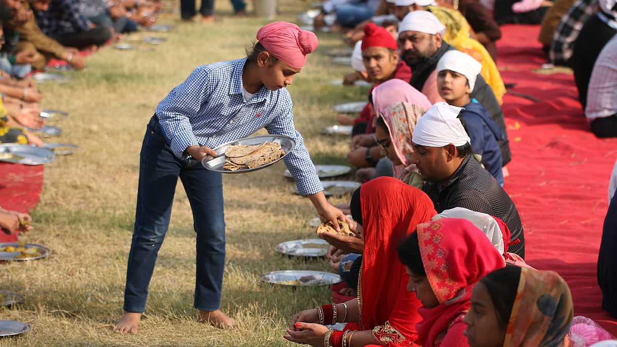 گرودوارے میں لنگر / Getty Images