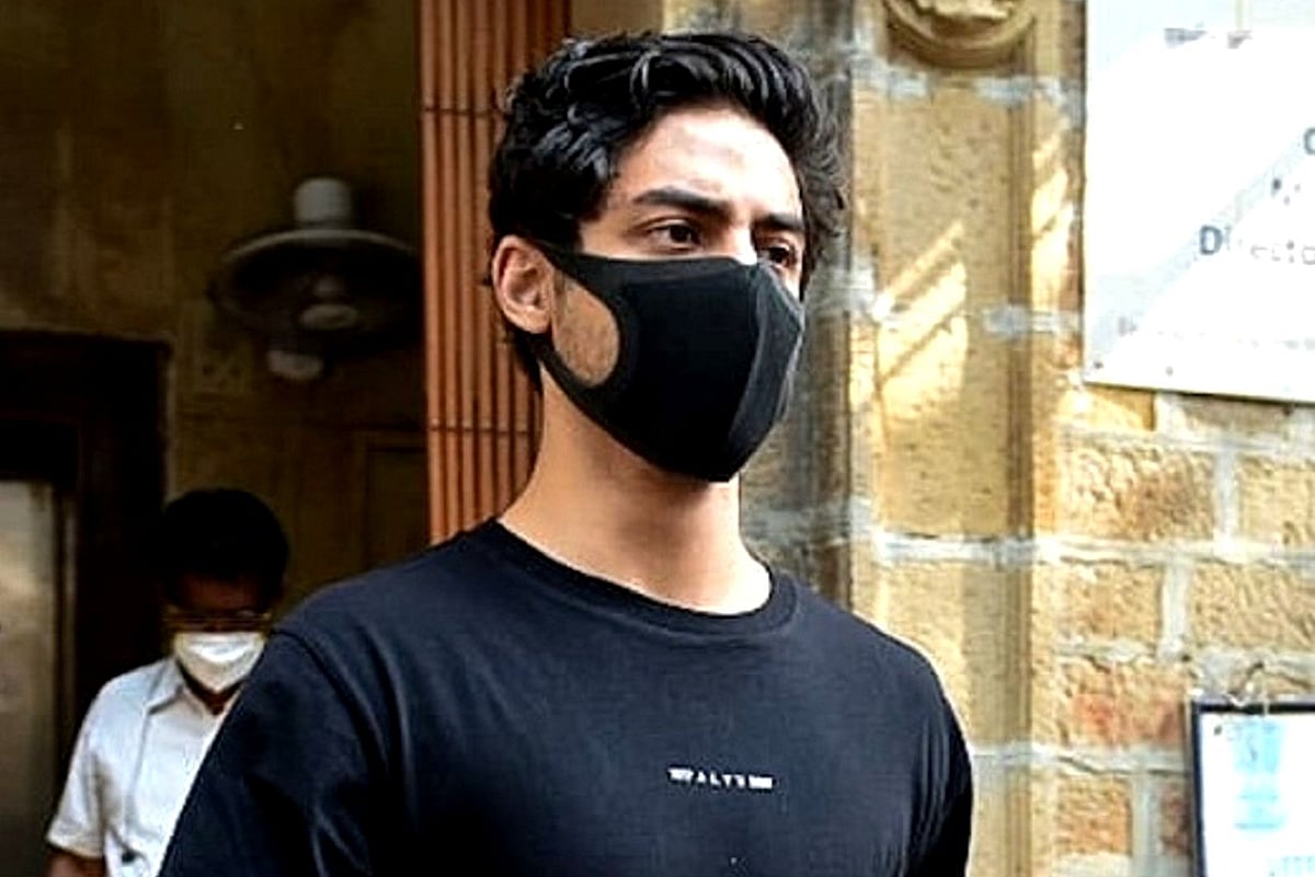 شاہ رخ کے بیٹے آرین خان کو ہر جمعہ این سی بی دفتر میں حاضری سے ملی راحت