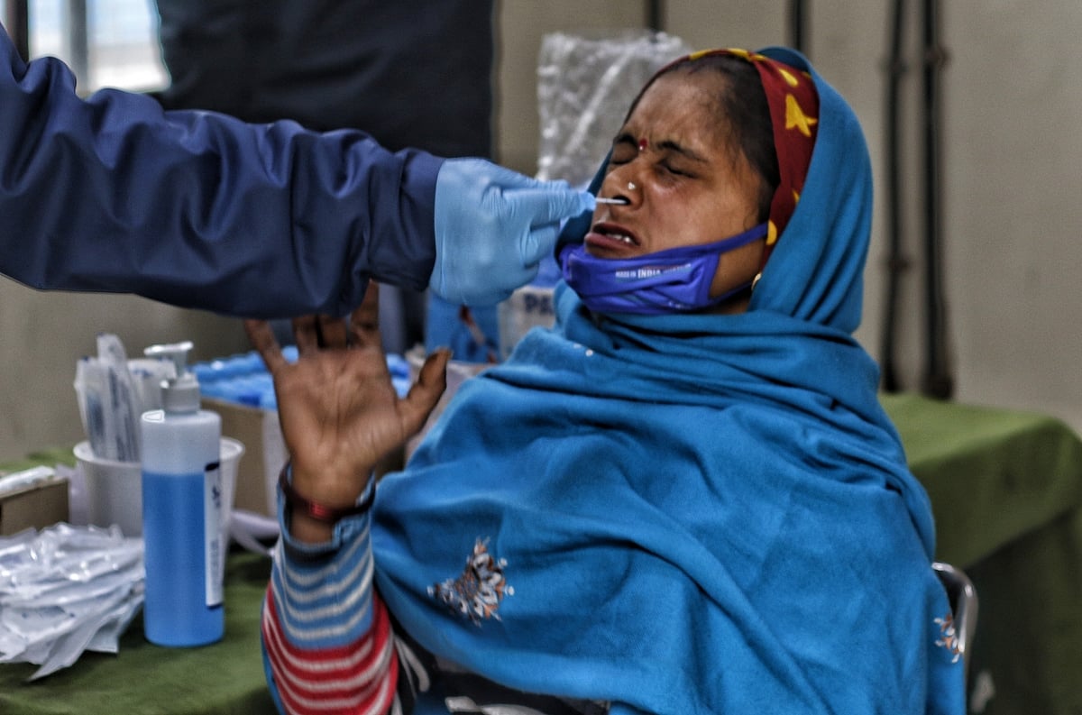 کورونا وائرس کے 5 ہزار سے زیادہ مریضوں کی تصدیق، فعال کیسز کی تعداد 25 ہزار کے پار