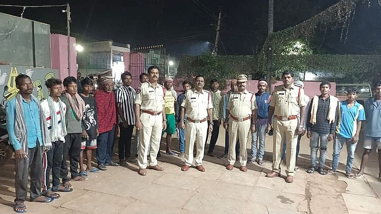 آندھرا پردیش میں یرغمال بنائے گئے جھارکھنڈ کے 16 مزدوروں کو ملی آزادی