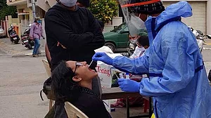 بہار میں کورونا نے پھر پکڑی رفتار، گائیڈلائنس کی اڑ رہیں دھجیاں