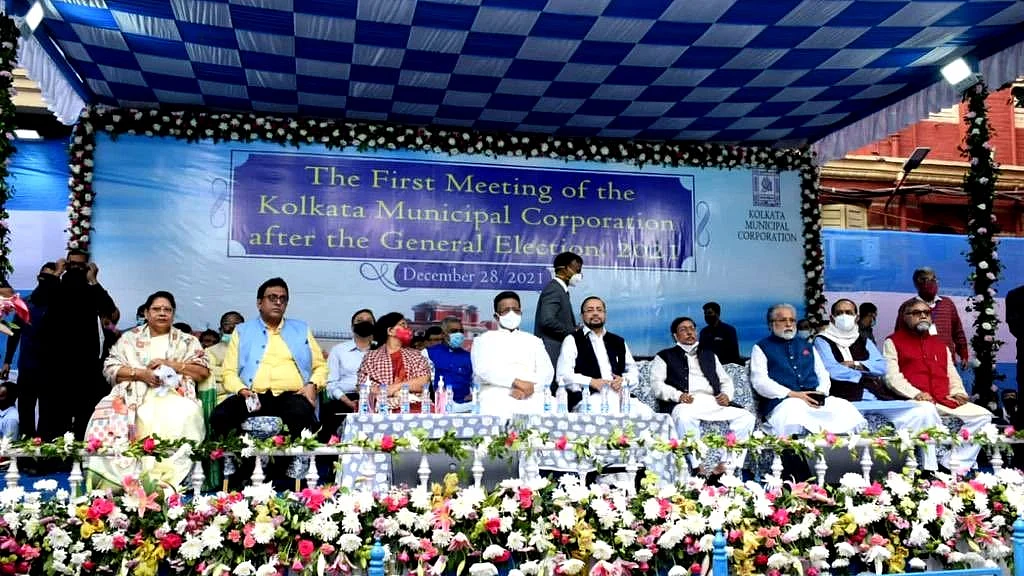 تقریب حلف برداری، فائل تصویر ٹوئٹر @kmc_kolkata