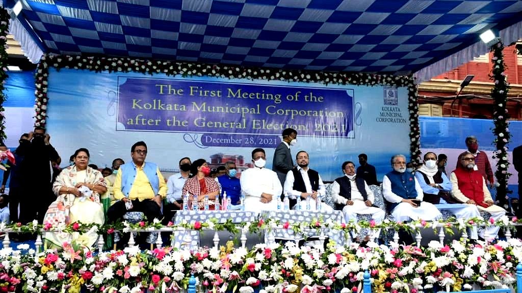تقریب حلف برداری، فائل تصویر ٹوئٹر @kmc_kolkata