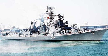 ہندوستانی بحریہ کے جنگی جہاز آئی این ایس رنویر پر زوردار دھماکہ، 3 شہید، متعدد زخمی