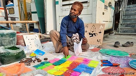 ہندوستان میں غریبوں کی آمدن میں کمی لیکن امیروں کی دولت میں اضافہ، رپورٹ