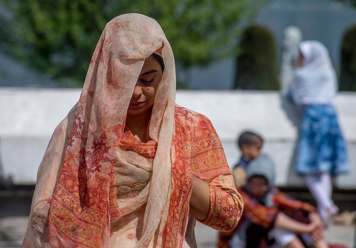 بس صبر کا دامن پکڑے رہیے ... ظفر آغا