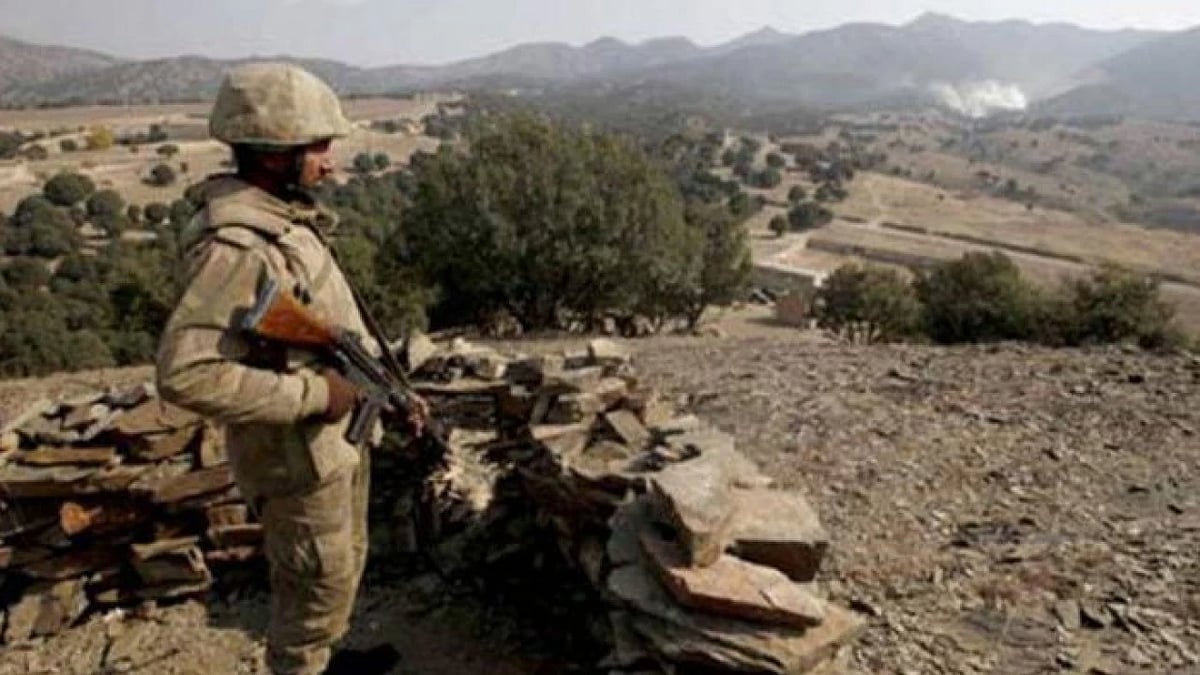 پاکستان: بلوچستان میں سیکورٹی چوکی پر دہشت گردوں کا حملہ، 10 فوجی ہلاک