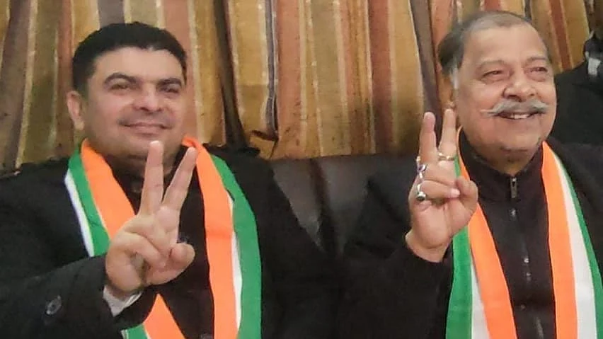 بھتیجے رضوان قریشی کے ساتھ حاجی اکرام قریشی