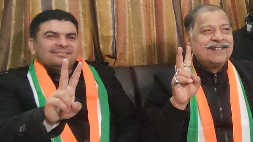بھتیجے رضوان قریشی کے ساتھ حاجی اکرام قریشی