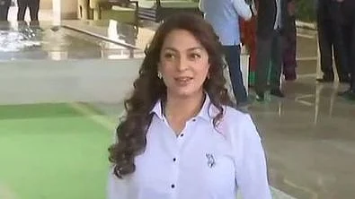 ادکارہ جوہی چاولہ