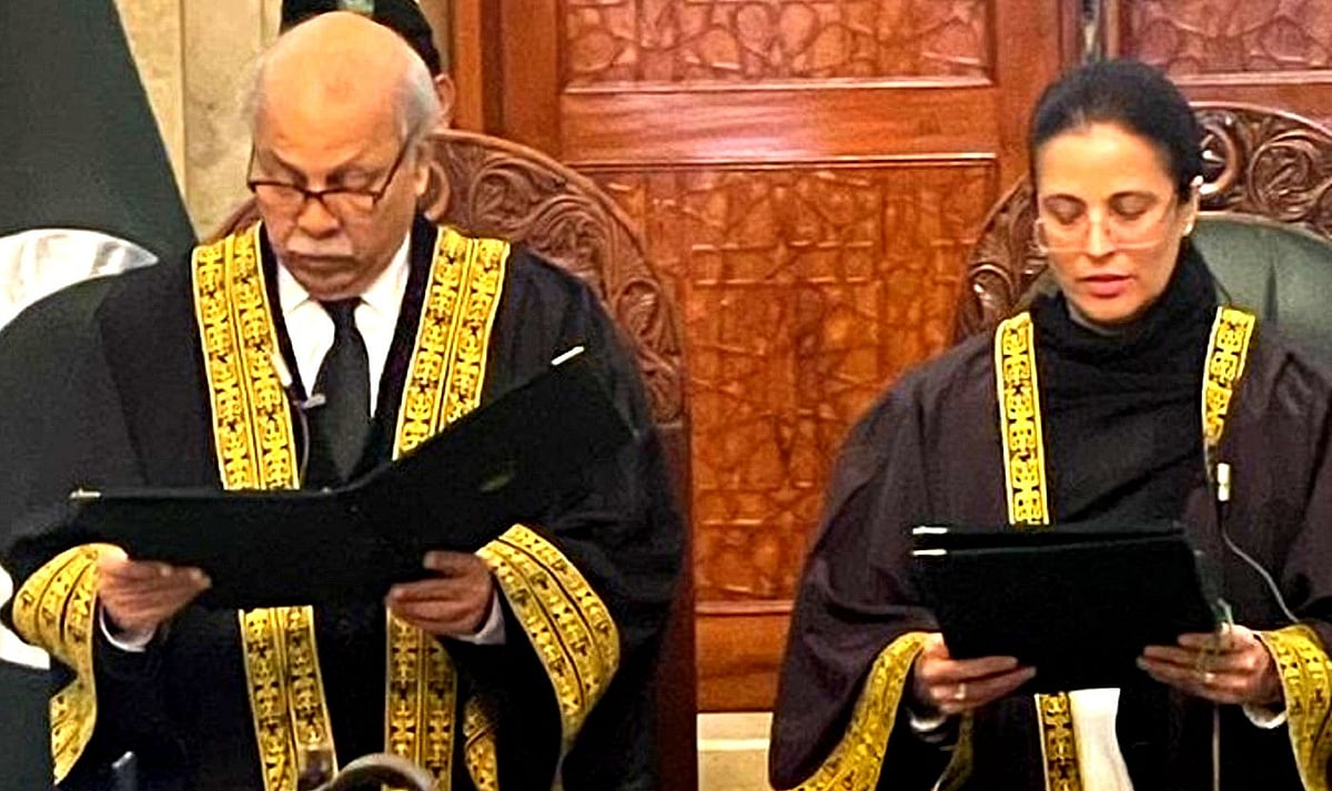 پاکستان: سپریم کورٹ کی پہلی خاتون جج کے طور پر عائشہ ملک نے لیا حلف