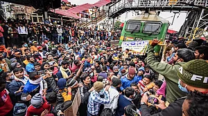 ریلوے امتحان سے وابستہ نوجوانوں پر تشدد قابل مذمت، طلبا سے بھی تحمل کا مظاہرہ کرنے کی اپیل: پرینکا گاندھی