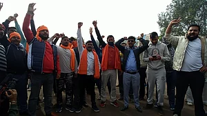 اقلیتی کمیشن نے مولوی سے زبردستی جے شری رام کا نعرہ لگانے کے معاملے میں رپورٹ طلب کی