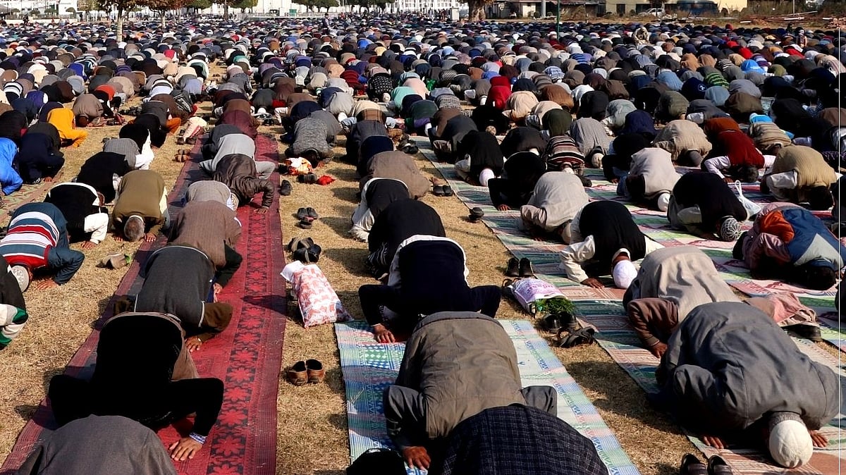نماز، علامتی تصویر یو این آئی