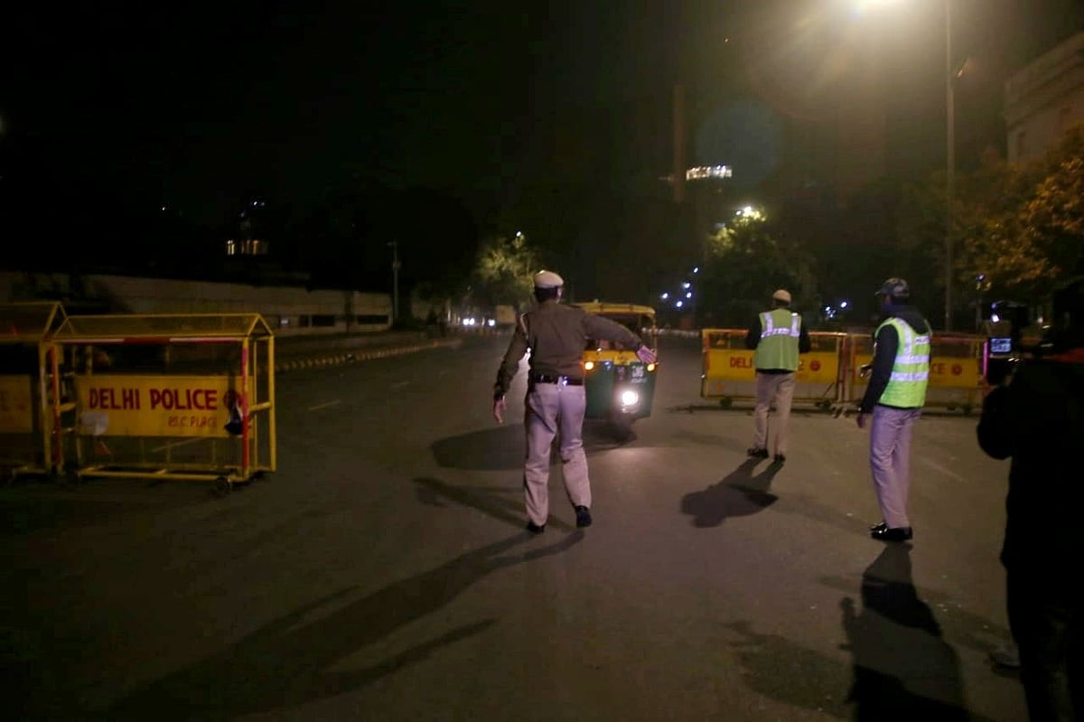 دہلی کے لئے خوش خبری! ویک اینڈ کرفیو ختم، 50 فیصد صلاحیت کے ساتھ سنیما ہال کھولنے کی اجازت
