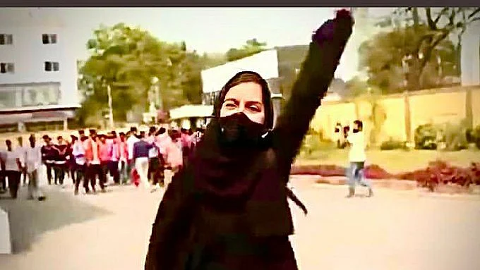 تصویر سوشل میڈیا