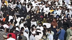 حجاب تنازعہ کے خلاف ممبئی کی مساجد میں ’یوم سیاہ‘ منایا گیا، دعائیہ مجالس کا انعقاد