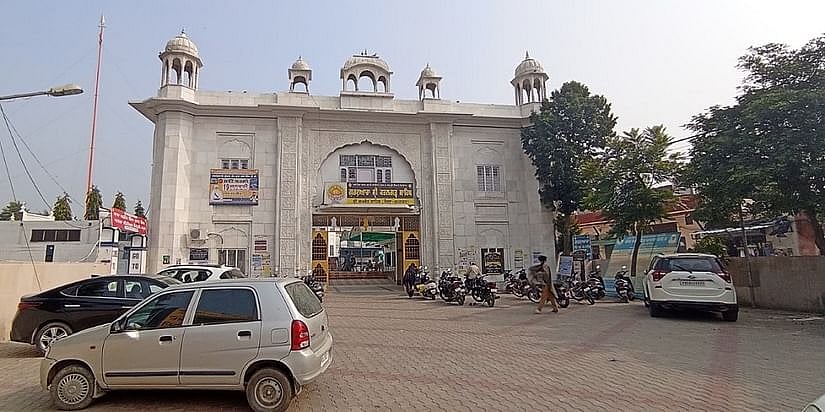 تصویر دھیریندر اوستھی