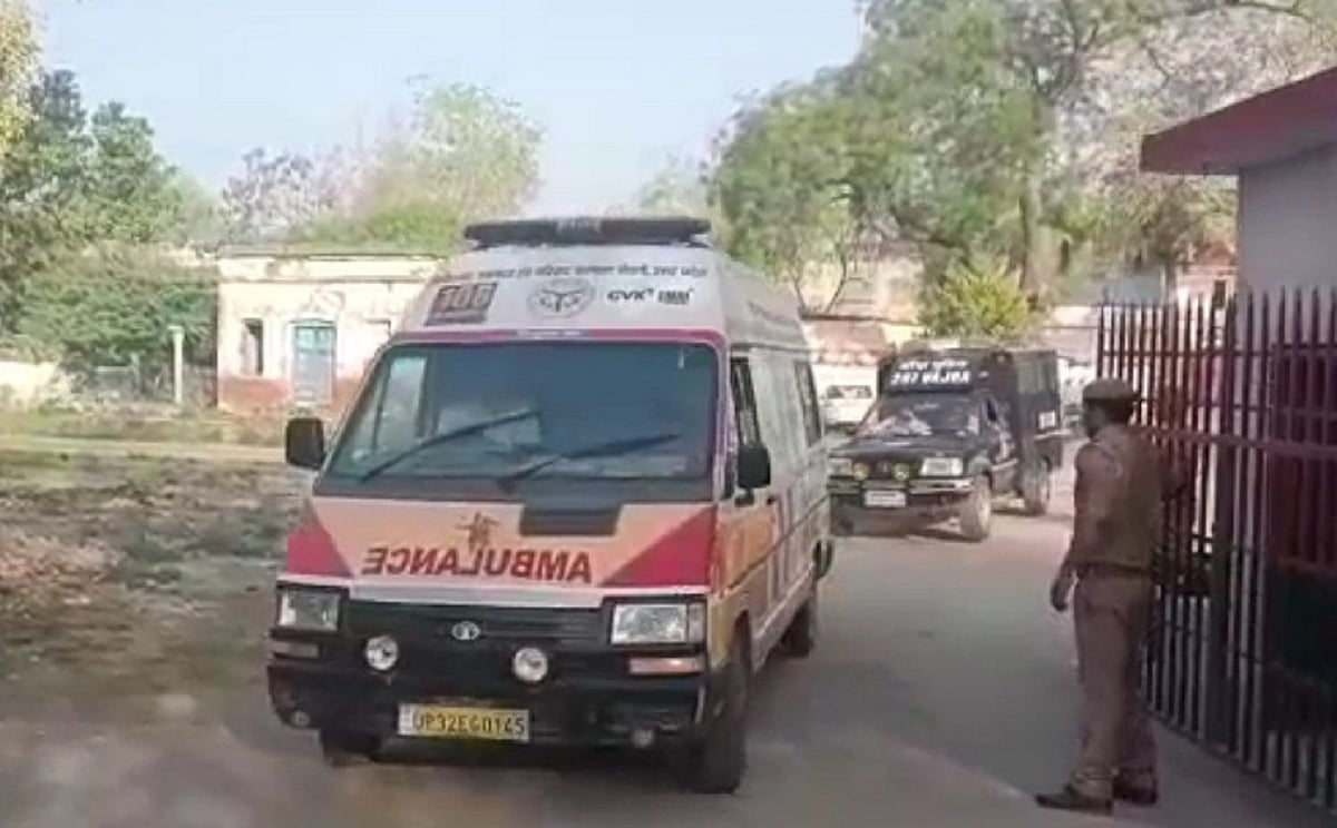 مختار انصاری کو لکھنؤ لے جانے والی پولیس وین راستے میں خراب، اہل خانہ کو جان کا خطرہ