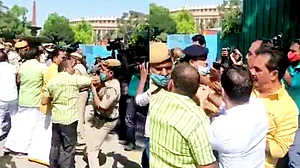 کیرالہ: کانگریس اراکین پارلیمنٹ نے دہلی پولیس پر عائد کیا ہاتھا پائی کا الزام