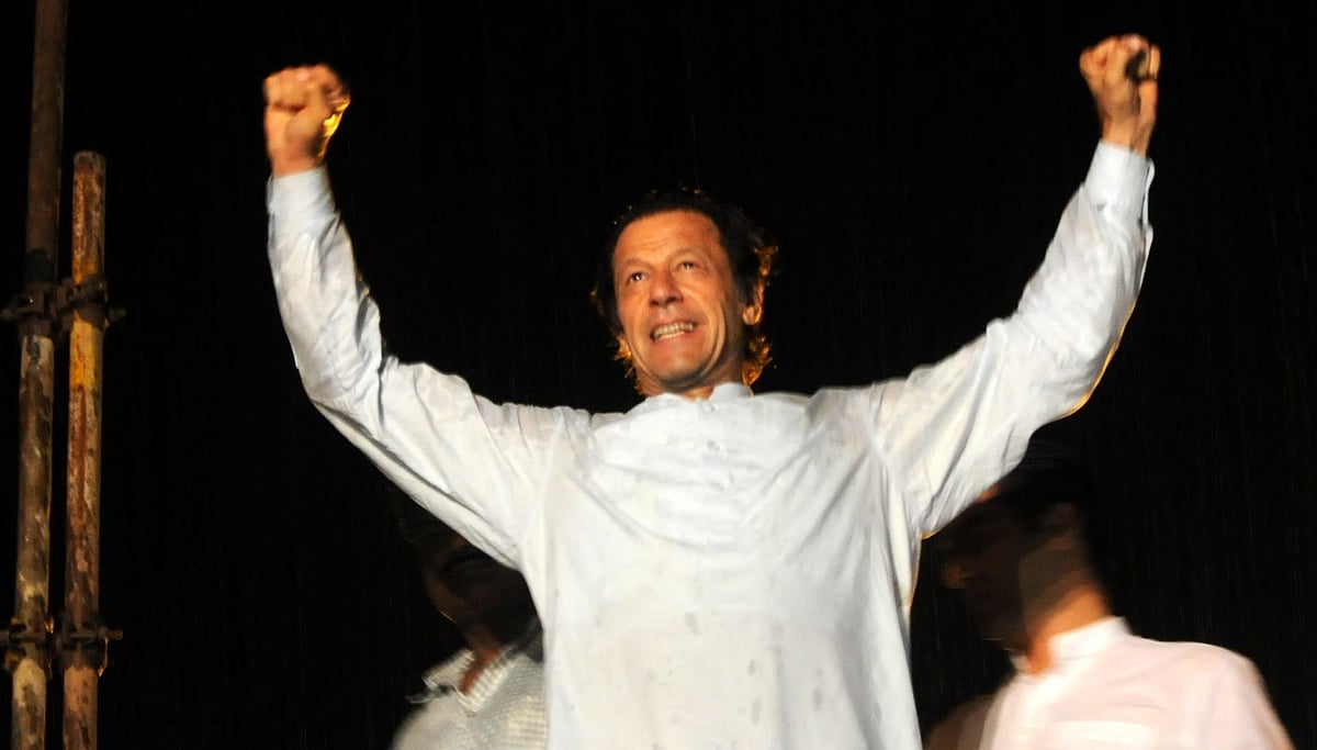 ’عمران کو پارٹی کے اراکین کے ساتھ جانوروں جیسا سلوک نہیں کرنا چاہیے‘