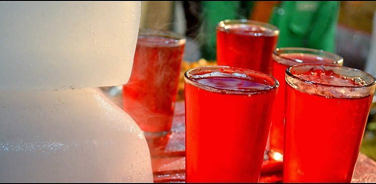 دسترخوانِ رمضان: لال شربت کو صحت بخش بنانے کا طریقہ
