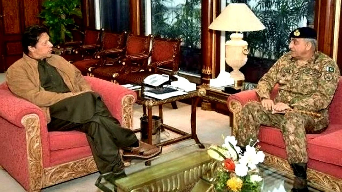 عمران خان اور قمر جاوید باجوہ، فائل تصویر آئی اے این ایس