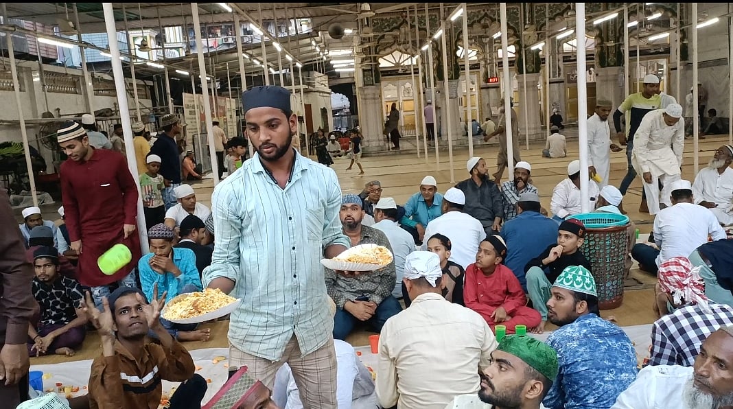 دو سال بعد ممبئی میں رمضان کی رونقیں لوٹ آئیں، مسلم علاقوں میں نظارہ قابل دید