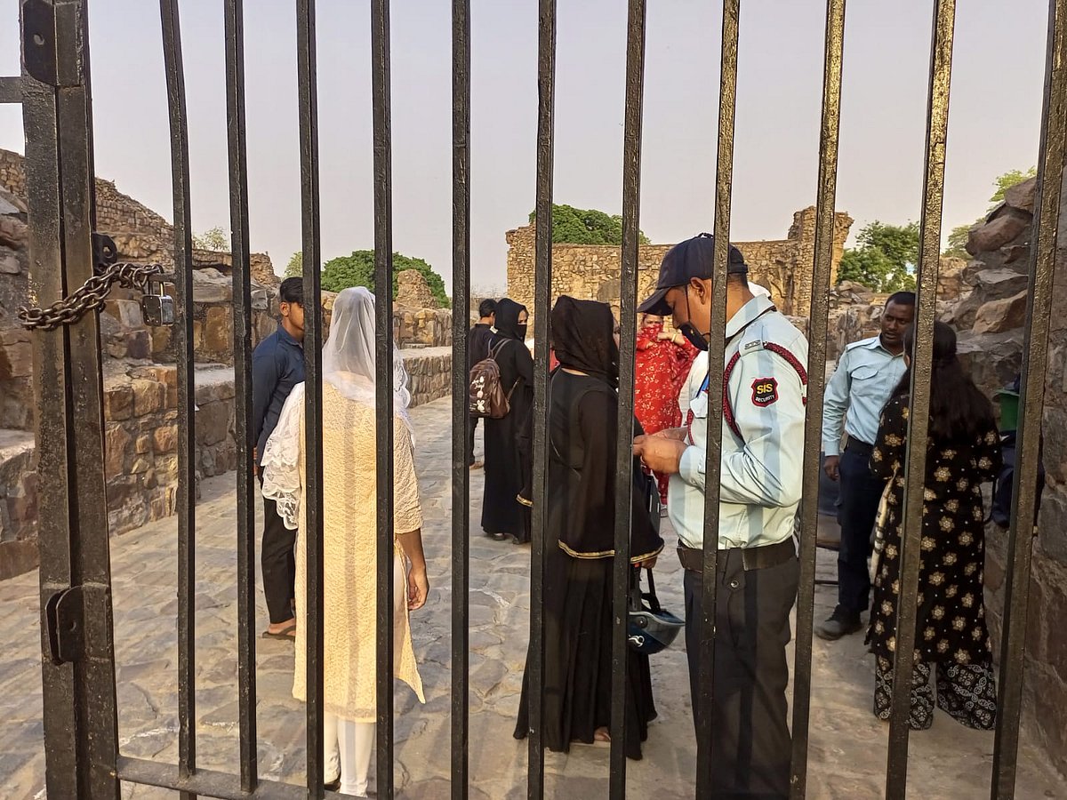 دہلی: فیروز شاہ کوٹلہ میں انٹری کے لئے لینا ہوگا 25 روپے کا ٹکٹ، تبھی ادا کر سکتے ہیں نماز