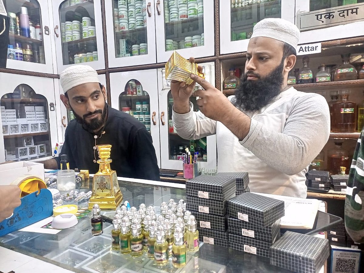عید کی خریداری کے لئے جعفرآباد بازار میں سجنے لگی دکانیں