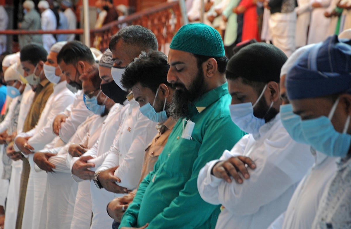 جمعۃ الوداع: محتاط رہیے، کسی بدعت کا شکار ہونے سے بچیے!