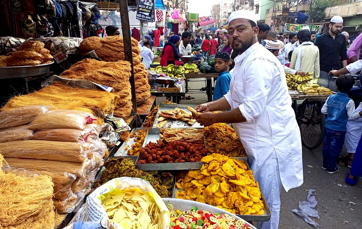 عید کی خریداری کے لئے جعفرآباد بازار میں سجنے لگی دکانیں