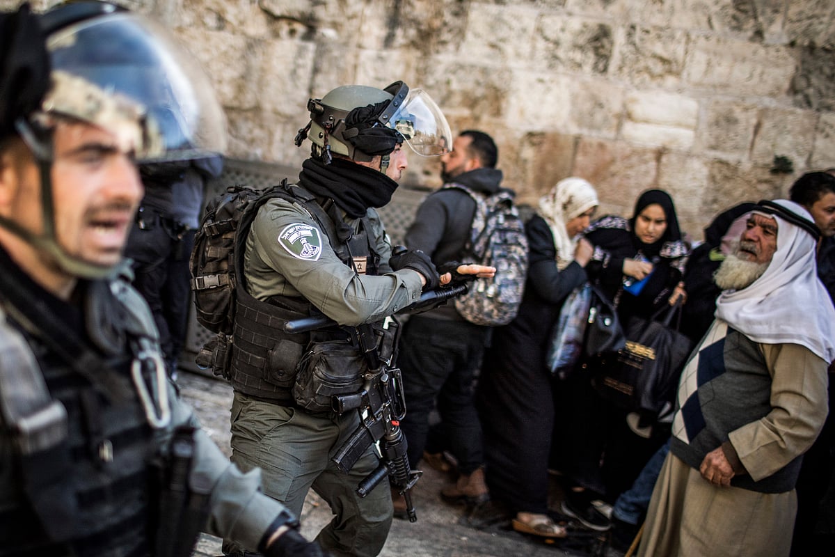 مسجد اقصیٰ میں کشیدگی: اسرائیل نے القدس آمد کے تمام راستے سیل کر دیئے
